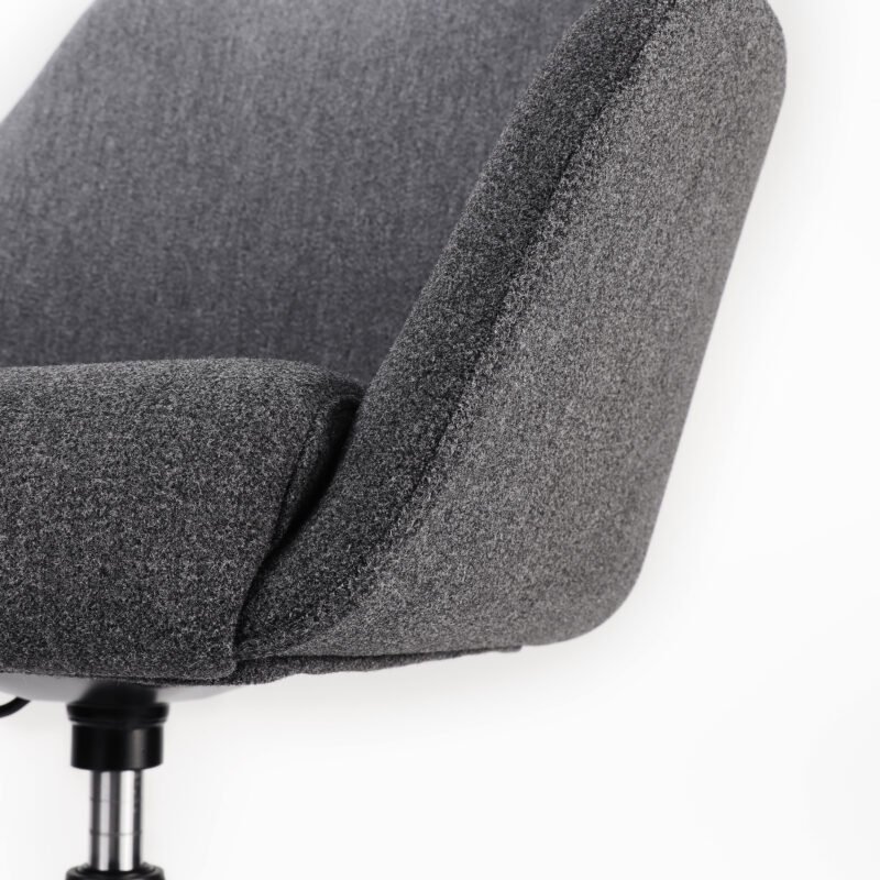 LE01 Chair - Image 14